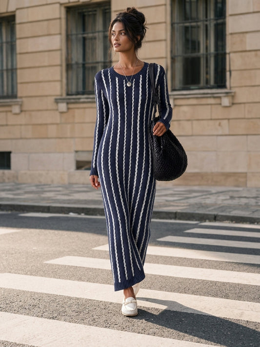 Ivetta — Abito lungo in maglia con girocollo blu navy e bianco