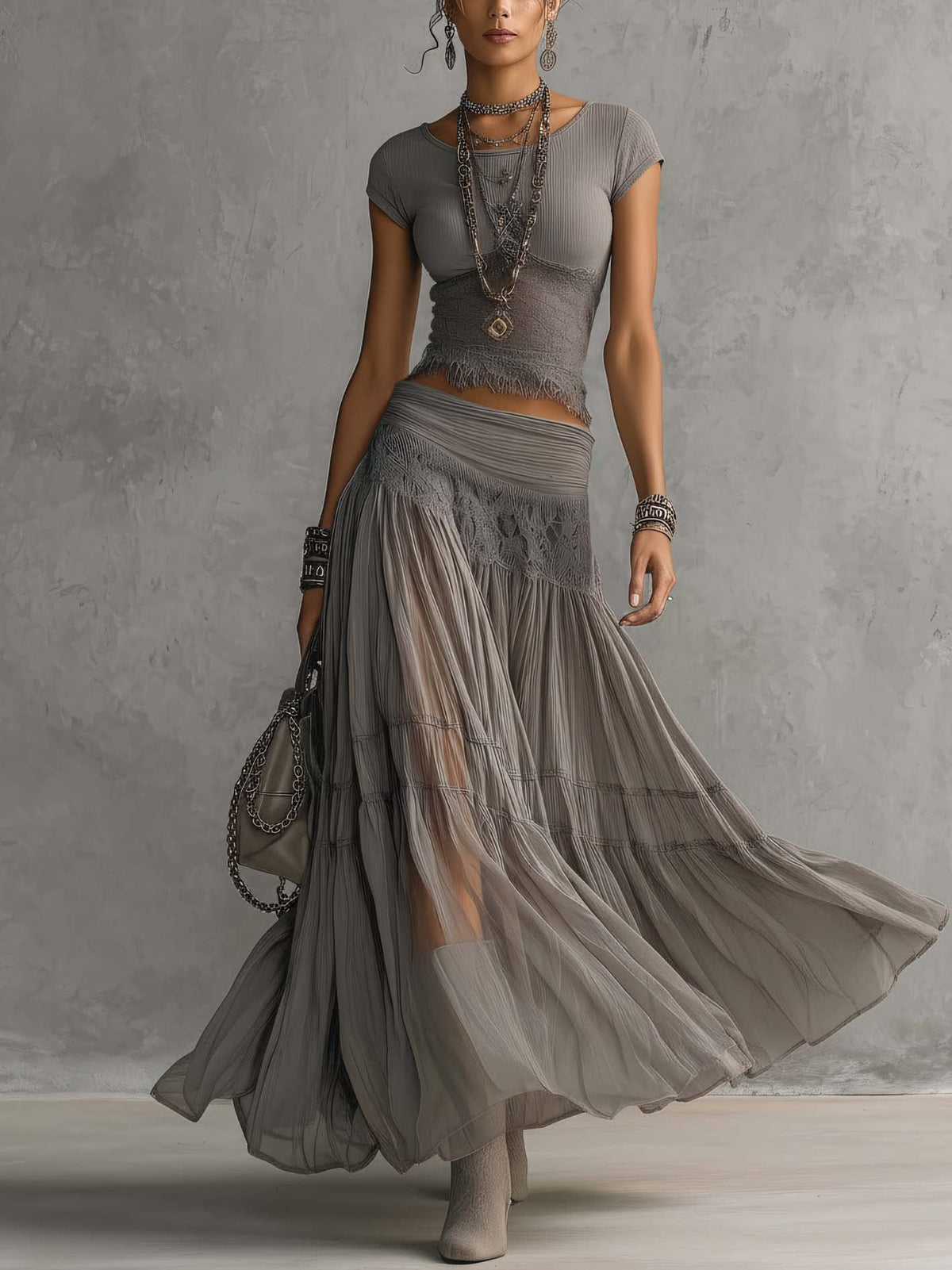 Federica — Completo con top in pizzo e gonna plissettata