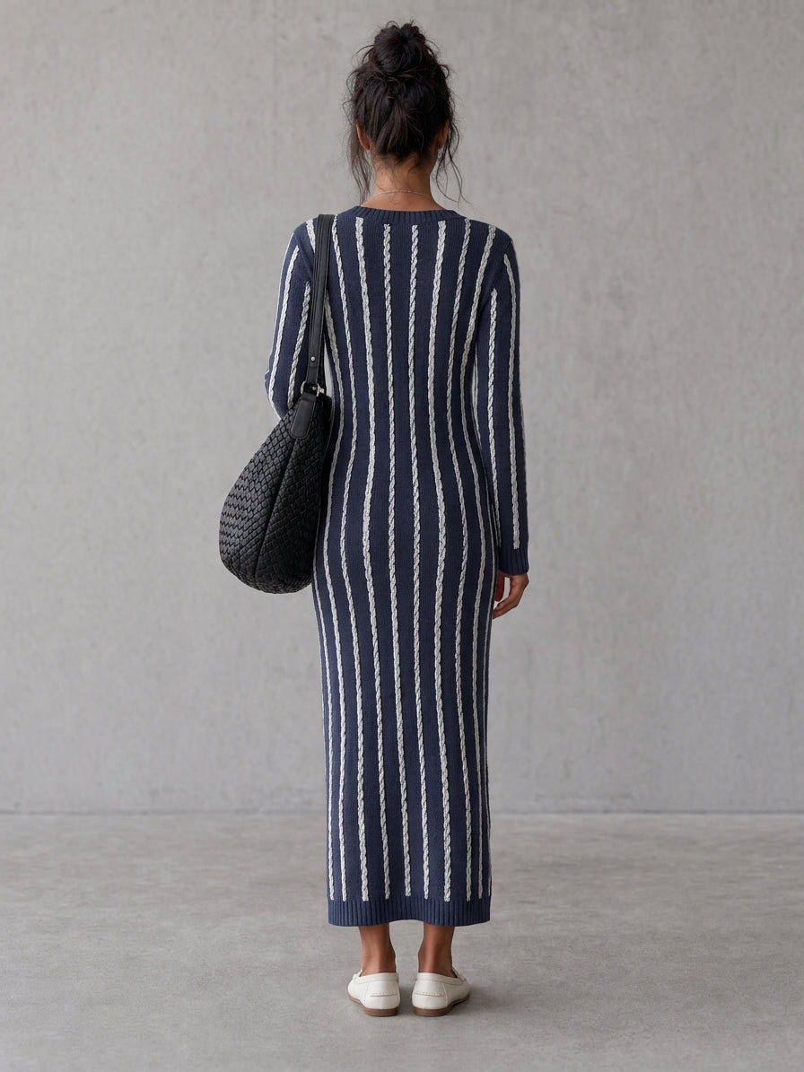 Ivetta — Abito lungo in maglia con girocollo blu navy e bianco