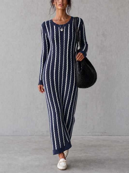Ivetta — Abito lungo in maglia con girocollo blu navy e bianco