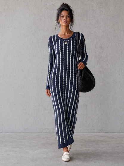 Ivetta — Abito lungo in maglia con girocollo blu navy e bianco