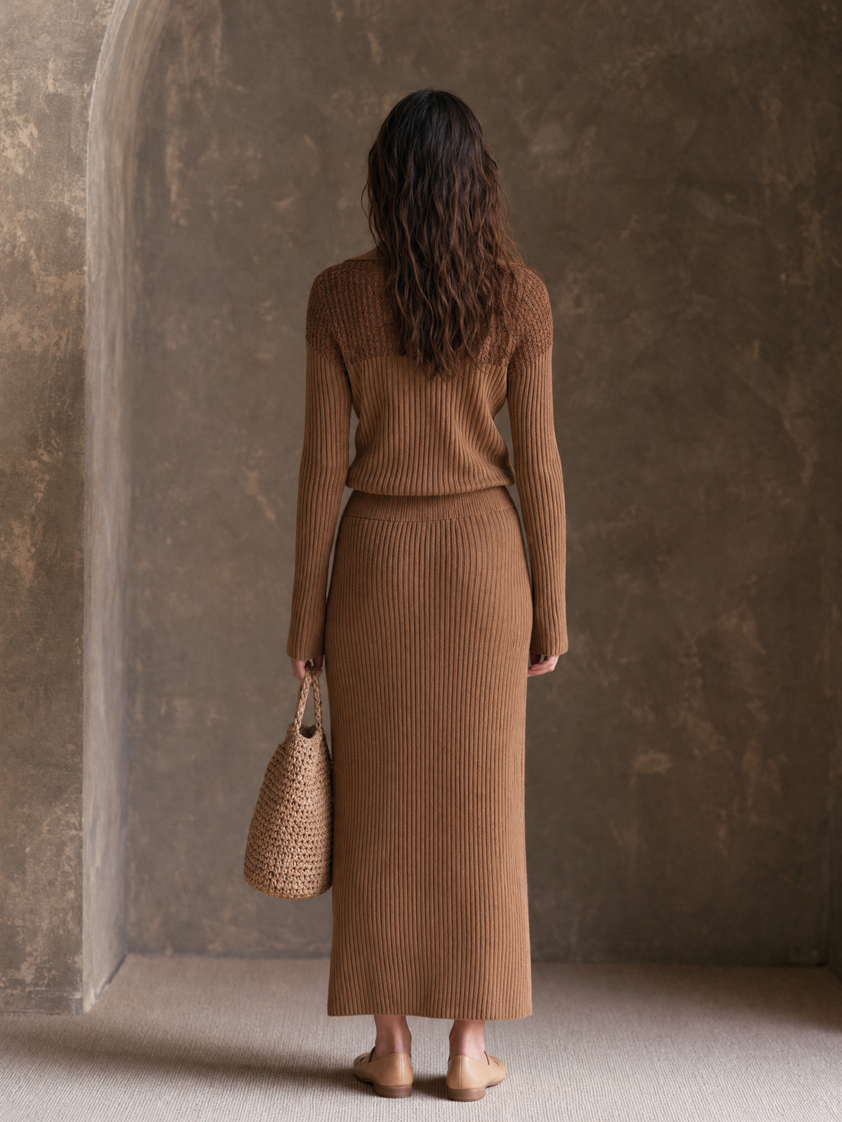 Nadia — Completo due pezzi in maglia con gonna marrone