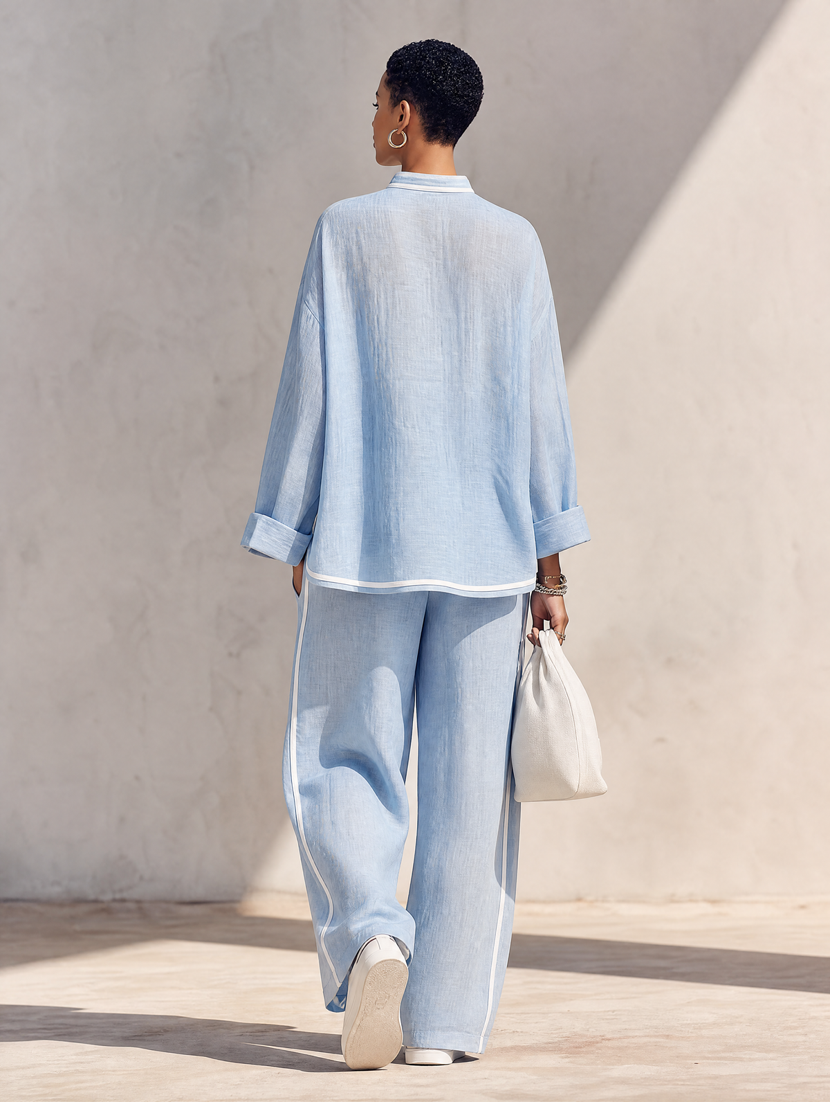 Chiara — Completo due pezzi in lino con pantaloni blu