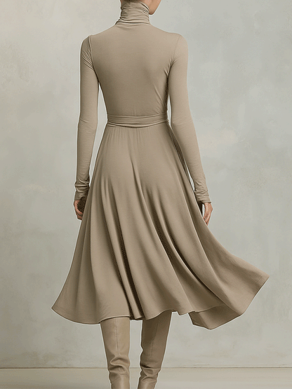 Crescenza — Abito midi in maglia con collo alto beige