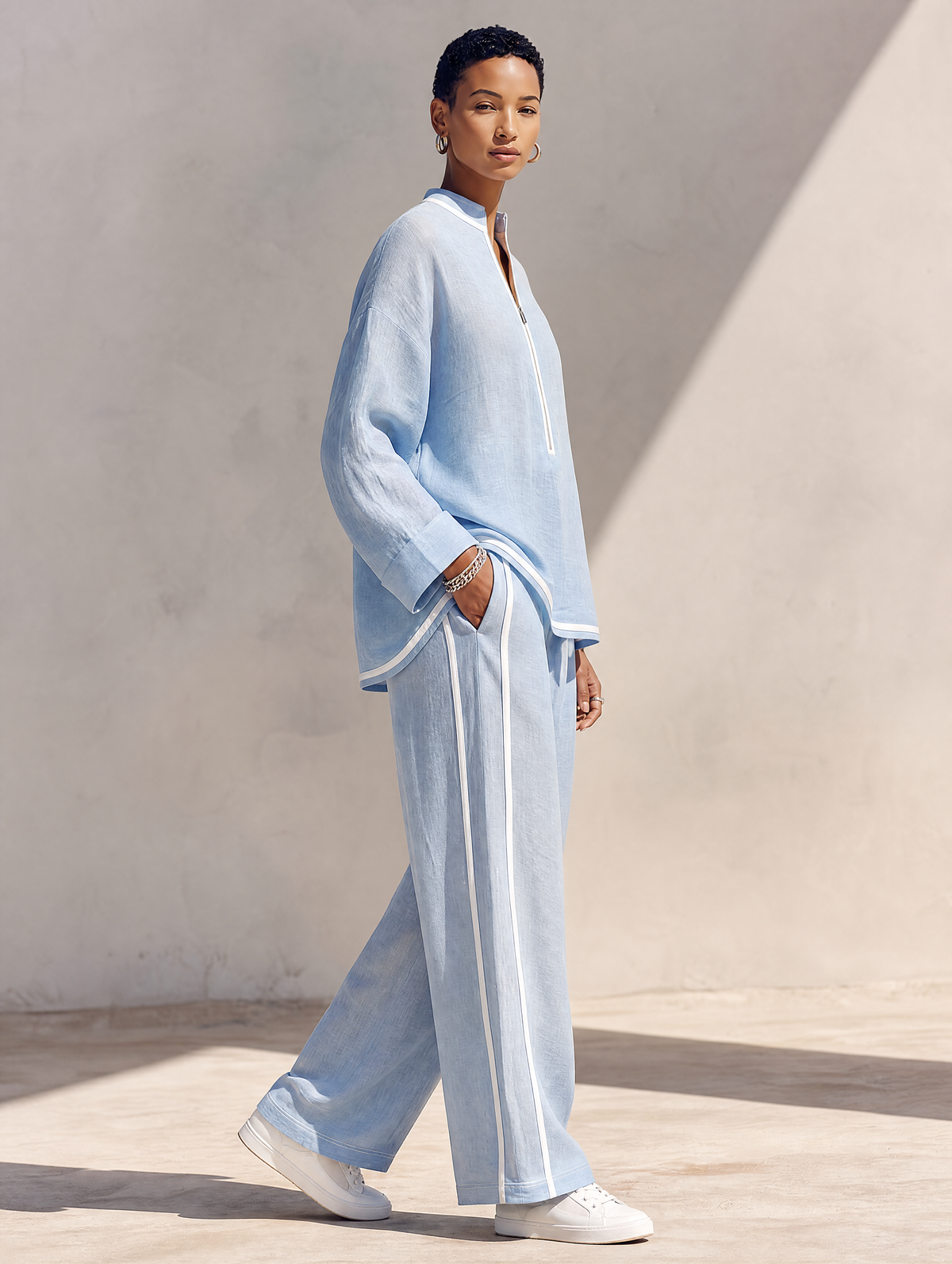 Chiara — Completo due pezzi in lino con pantaloni blu