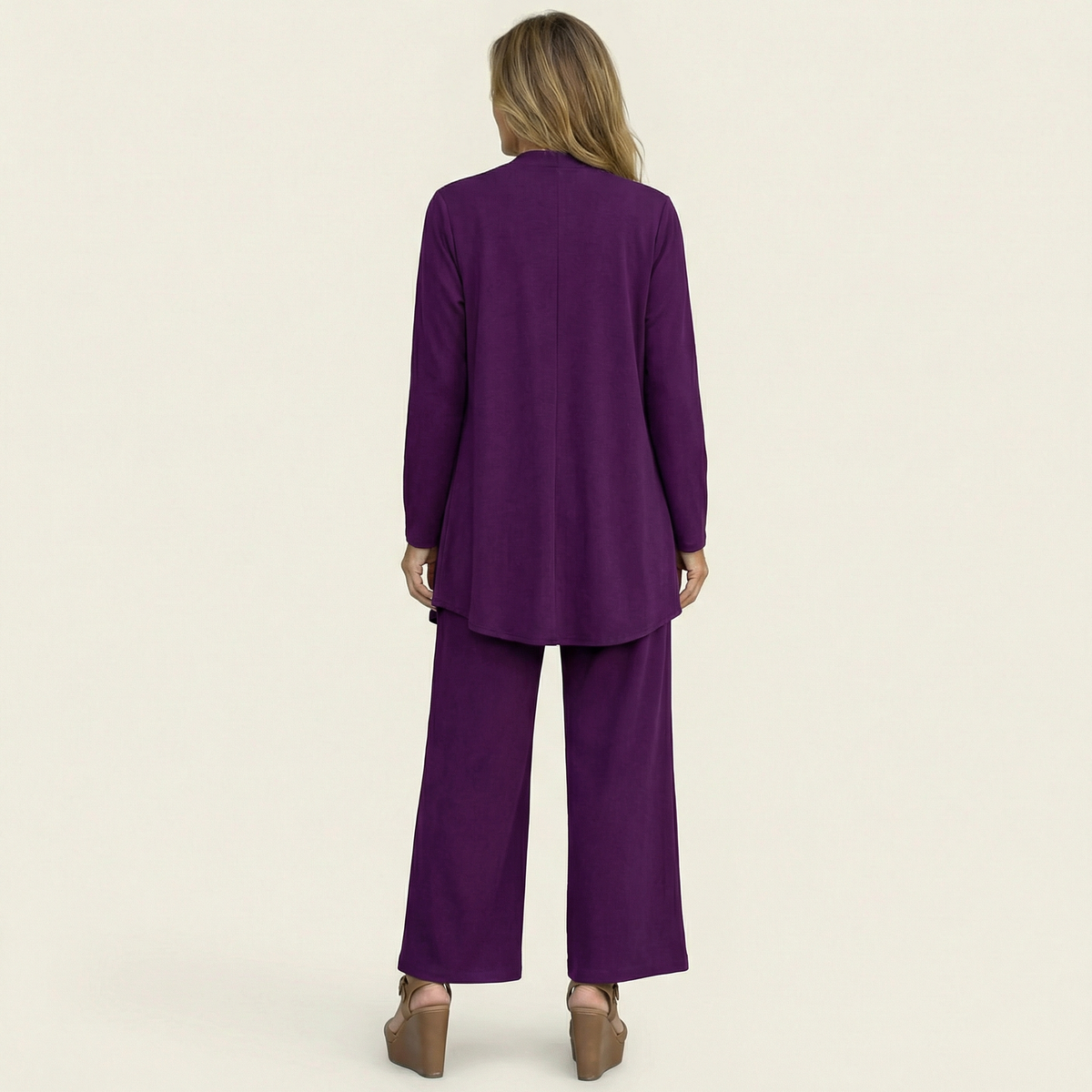 Violetta — Completo tre pezzi dalle linee minimaliste